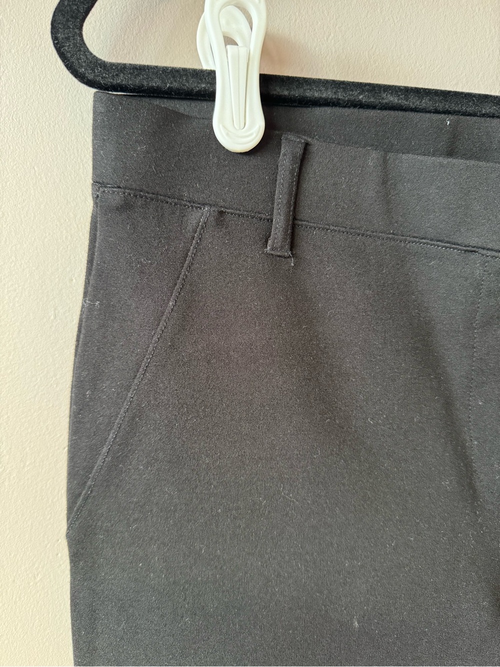 Quince Women’s Black Ultra-Stretch Ponte Straight Leg Pants Size Medium - Picture 3 of 8